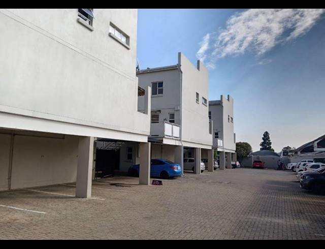 2 BEDROOM TOWNHOUSE FOR SALE IN MAYBERRY PARK